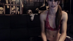 Hot Amateur Webcam Teen Masturbates For Their Fans